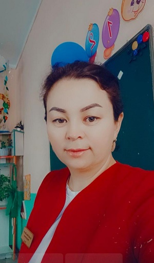 Воспитатель